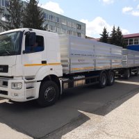 Автопоезд в составе КамАЗ-65117 и прицеп 83053