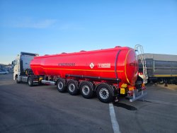 Полуприцеп-цистерна 853301 для светлых нефтепродуктов
